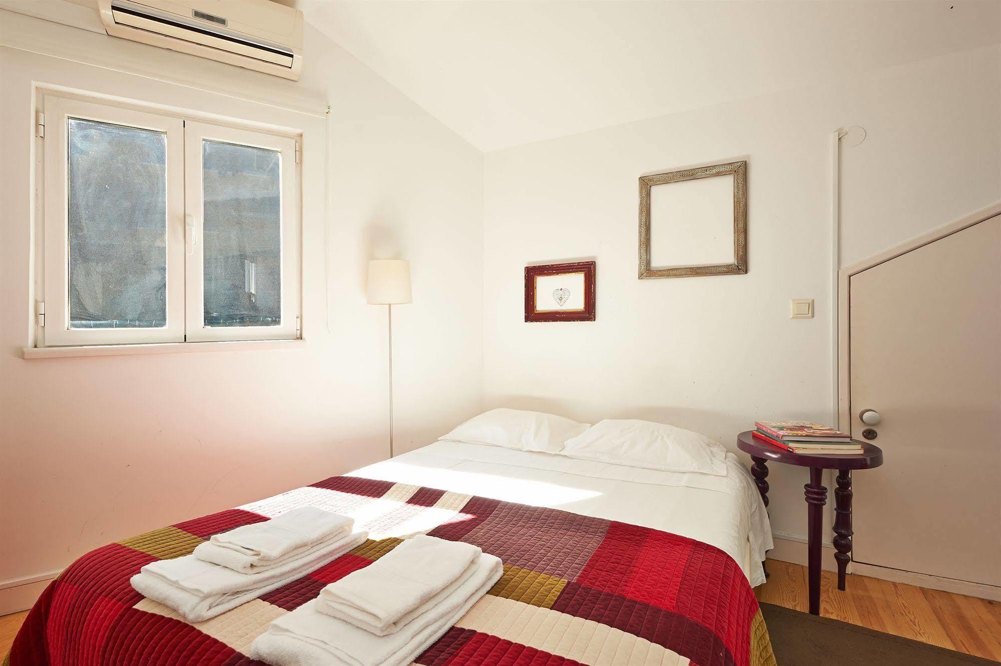 Hello Lisbon Santos Design Apartments Bagian luar foto