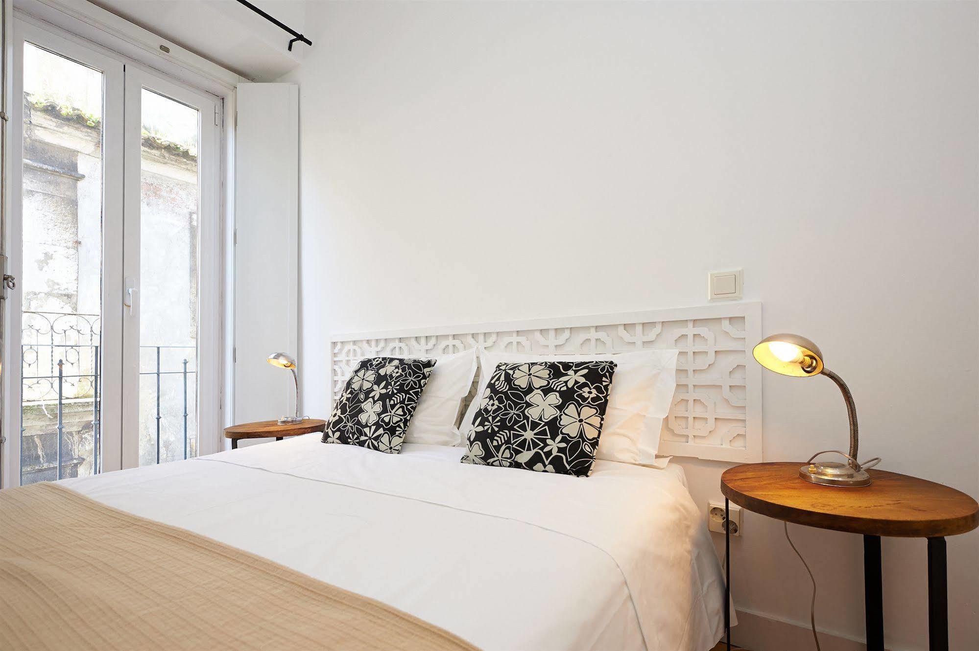 Hello Lisbon Santos Design Apartments Bagian luar foto