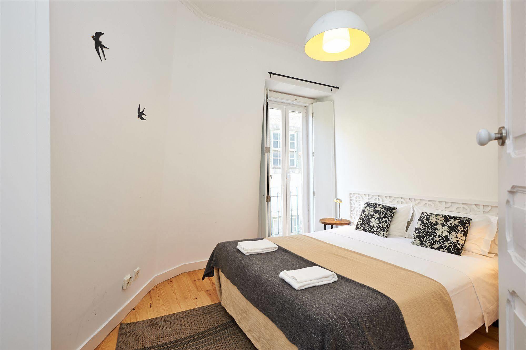 Hello Lisbon Santos Design Apartments Bagian luar foto